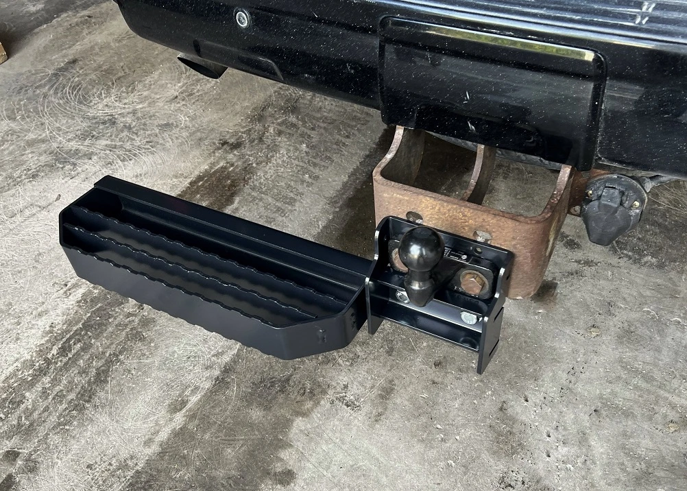 Astinlauta Pakettiauton Vetokoukkuun, Leveys 60cm, Hoyla-Tools 2 Astinlauta Pakettiauton Vetokoukkuun, Leveys 60cm, Hoyla-Tools - Image 2