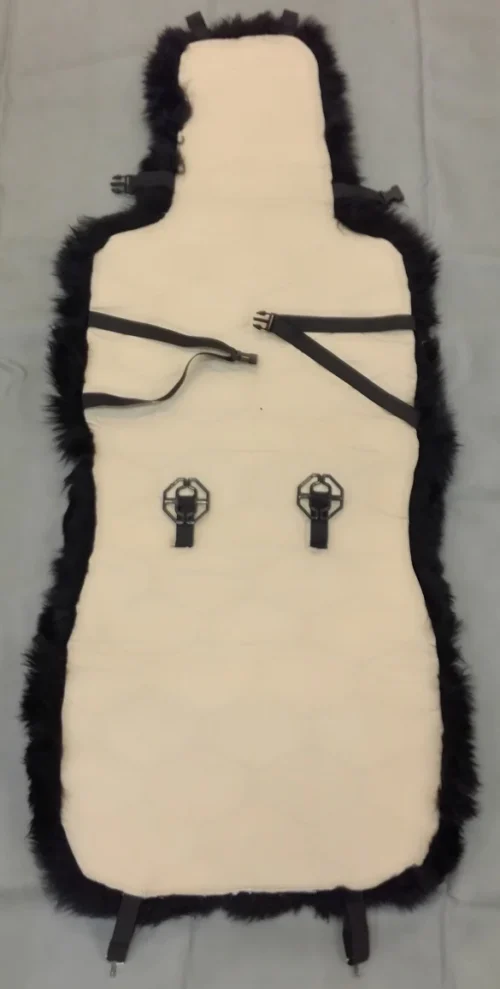 Aito Lampaantalja 9 Aito Lampaantalja -Polarautocar lampaantalja istuinsuoja3 1cb9c923